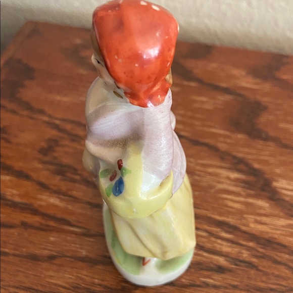 5/$10❤️❤️❤️Vintage Painted in Japan Ceramic Lady Decor - Picture 3 of 9